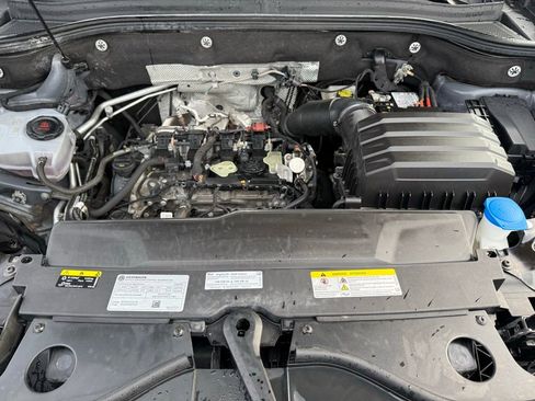 Used 2024 Volkswagen Atlas Cross Sport SEL R-Line image 20