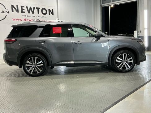 Used 2024 Nissan Pathfinder Platinum w/ Cargo Package image 44