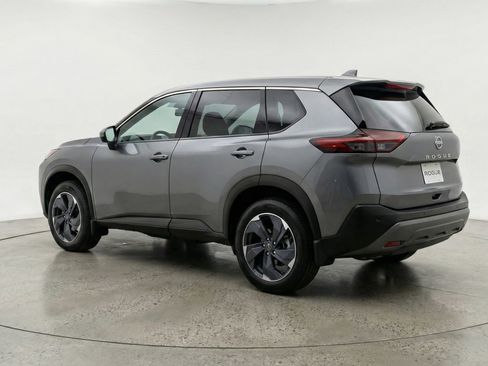 Used 2025 Nissan Rogue SV image 6