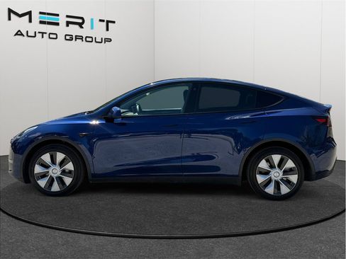 Used 2022 Tesla Model Y Long Range AWD/4WD image 5