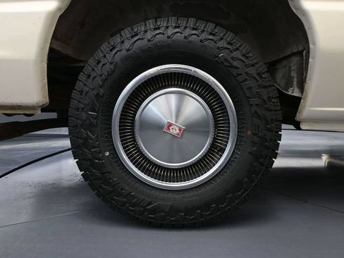 Used 1995 Ford E-150 and Econoline 150 Club Wagon RWD image 13