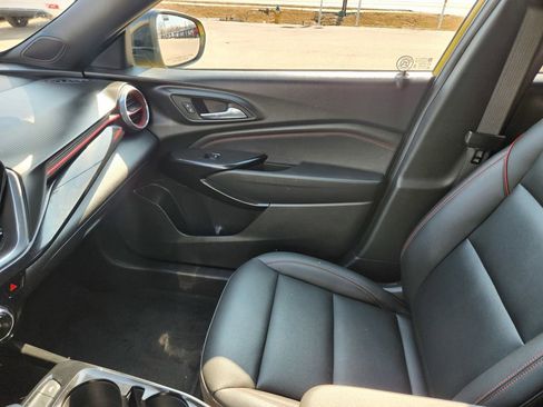 Certified 2024 Chevrolet Trax RS w/ Driver Confidence Package image 15