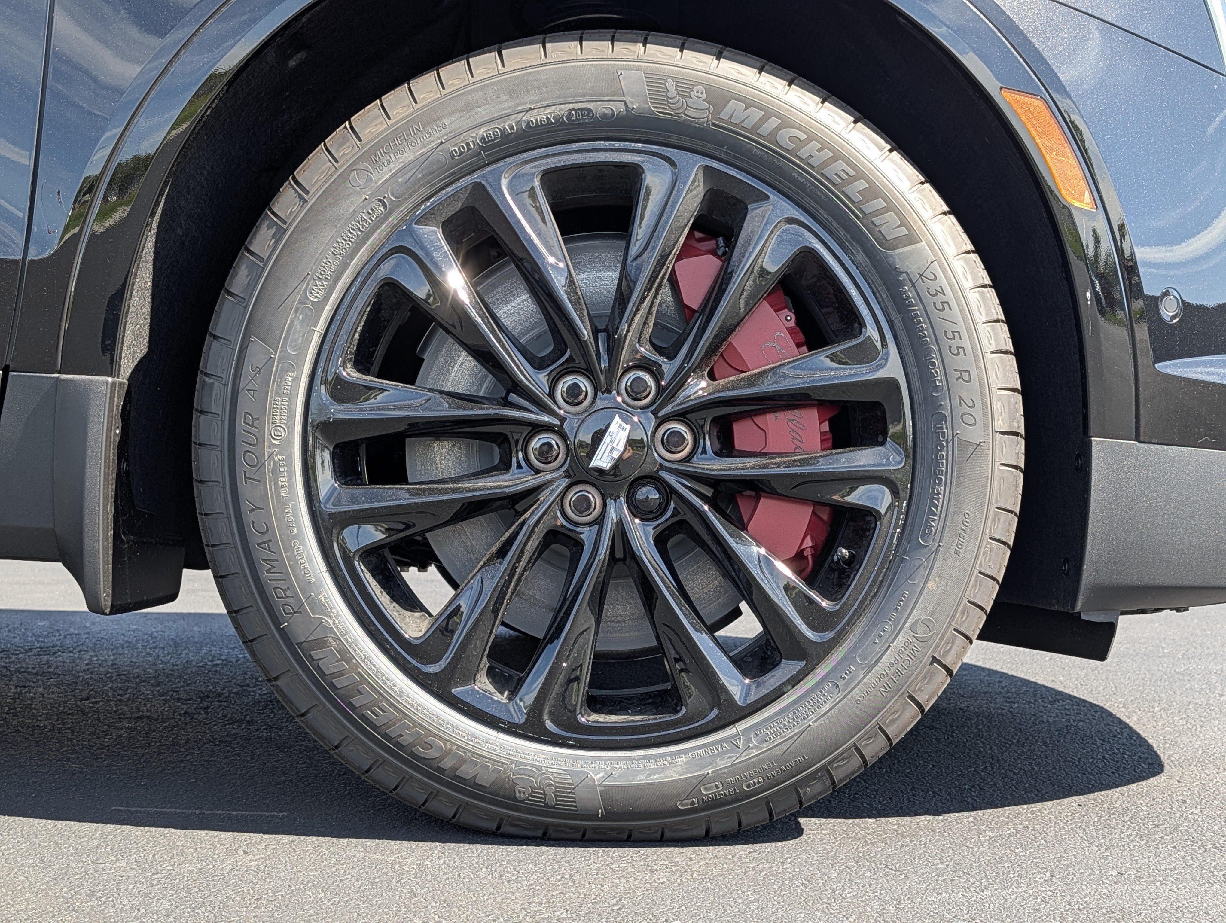 New 2026 Cadillac XT5 Sportv w/ LPO, Onyx Lite Package AWD/4WD image 9