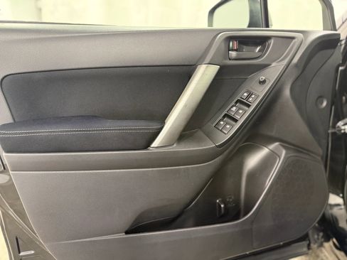 Used 2015 Subaru Forester 2.5i w/ Alloy Wheel Package image 11