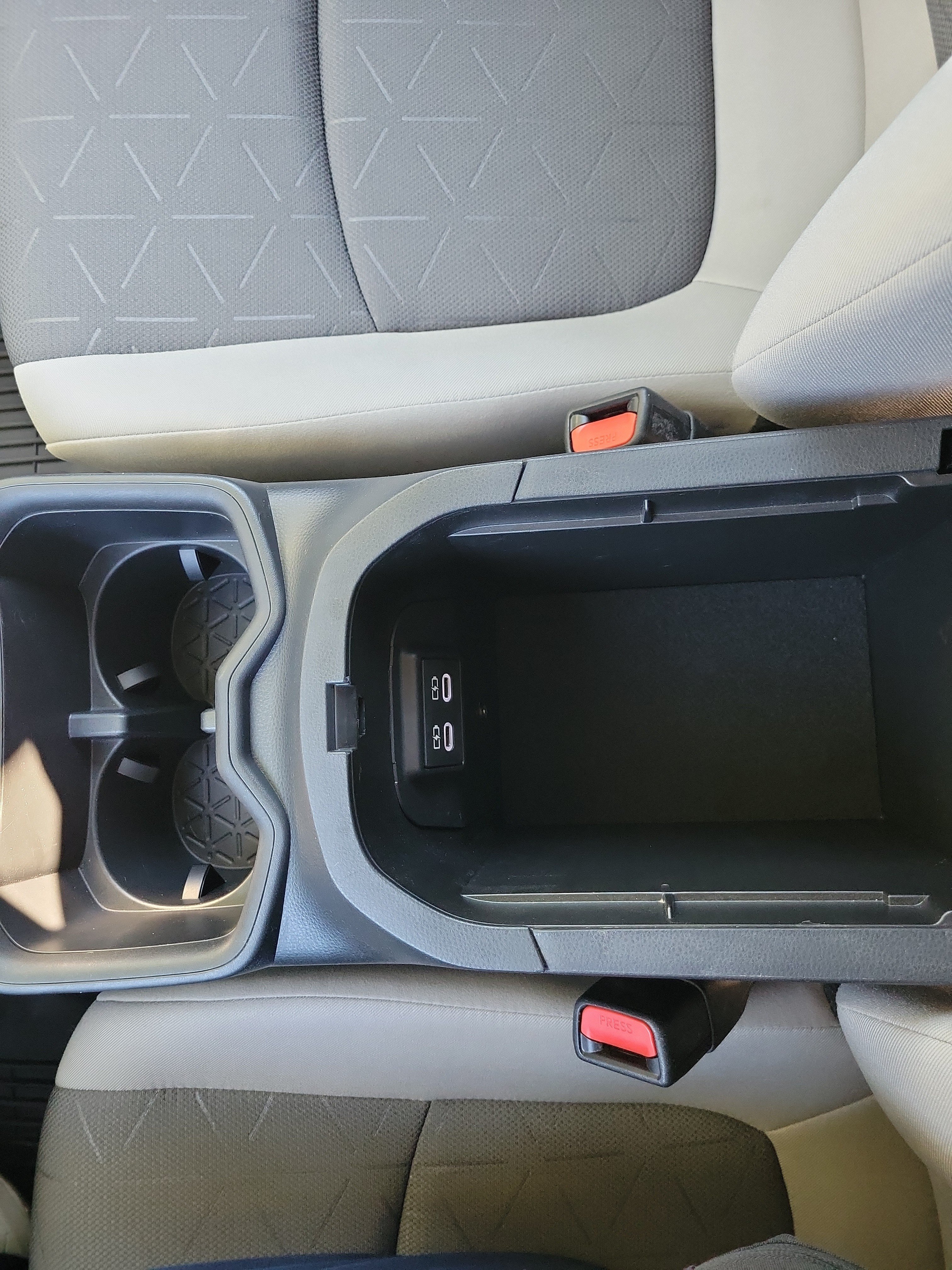 Used 2023 Toyota RAV4 XLE FWD image 30
