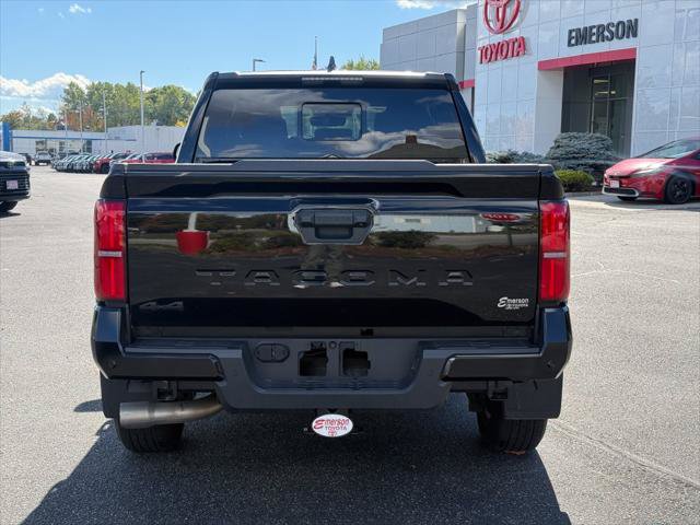 Certified 2025 Toyota Tacoma SR5 AWD/4WD image 4