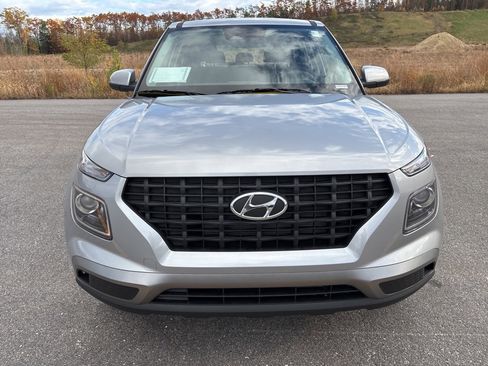 New 2026 Hyundai Venue SE image 8