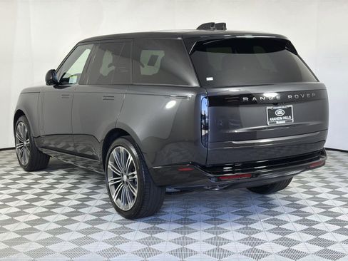 New 2025 Land Rover Range Rover SE image 3