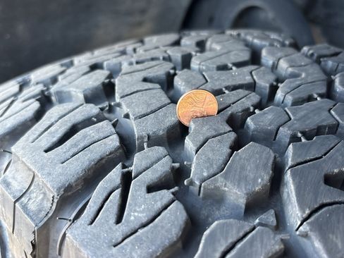 Used 2017 GMC Canyon SLE w/ All Terrain X Package image 15