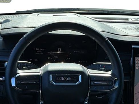 Used 2025 GMC Acadia Elevation image 15