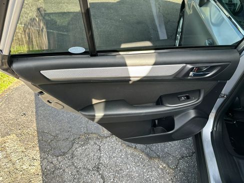 Used 2018 Subaru Outback 2.5i Premium AWD/4WD image 33