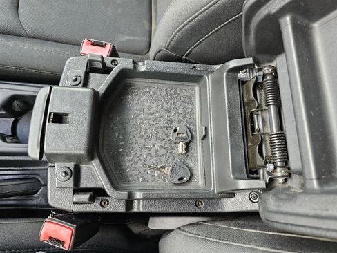 Used 2019 Jeep Wrangler Sport AWD/4WD image 45