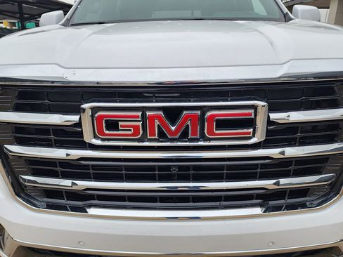 New 2026 GMC Yukon Elevation w/ Elevation Premium Package AWD/4WD image 9