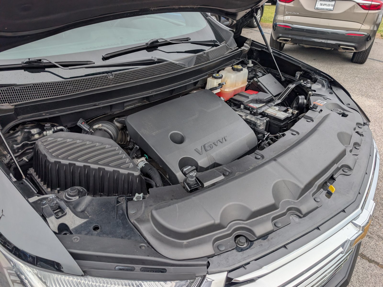 Used 2023 Chevrolet Traverse Premier FWD image 24