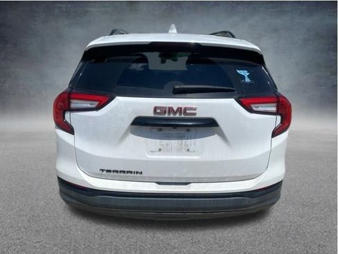 Used 2024 GMC Terrain SLE w/ Elevation Edition FWD image 6