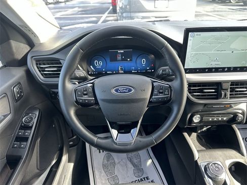 Used 2025 Ford Escape Platinum image 14