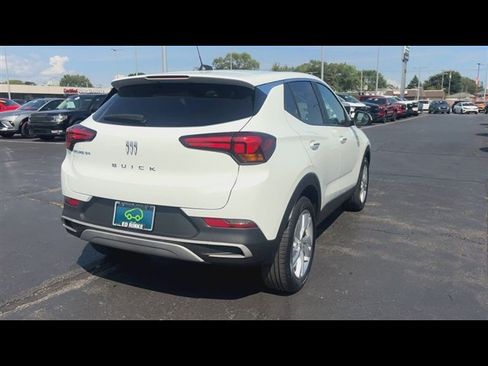 Certified 2024 Buick Encore GX Preferred w/ Comfort Package FWD image 8