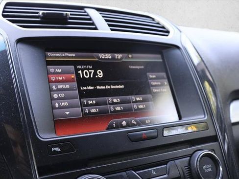 Used 2016 Ford Explorer XLT w/ Equipment Group 202A AWD/4WD image 12