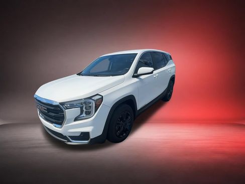 Used 2024 GMC Terrain SLE FWD image 4
