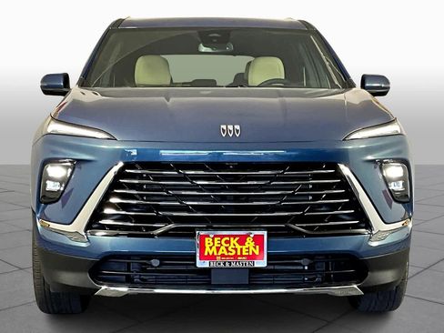 Used 2025 Buick Enclave Preferred image 3