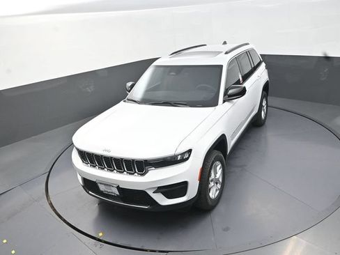 Used 2026 Jeep Grand Cherokee Laredo X AWD/4WD image 13