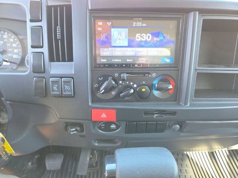 Used 2024 Isuzu NPR RWD image 12