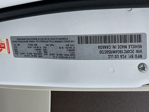 Used 2021 Chrysler Pacifica Touring-L image 12