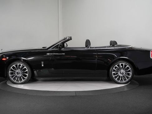 Used 2019 Rolls-Royce Dawn RWD image 6