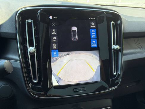 Certified 2023 Volvo C40 P8 Recharge Ultimate AWD/4WD image 18
