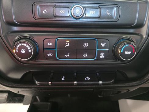 Used 2018 Chevrolet Silverado 1500 W/T w/ WT Convenience Package AWD/4WD image 19