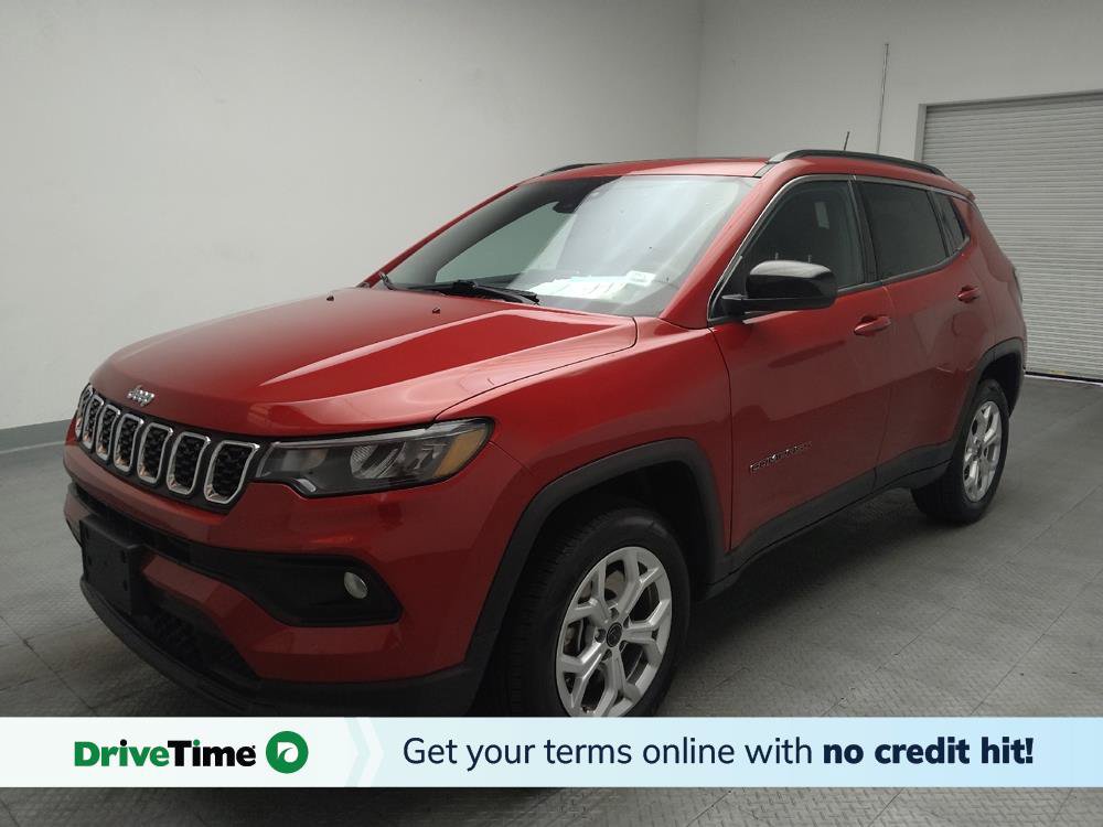 Used 2025 Jeep Compass Latitude w/ Sun & Sound Group AWD/4WD image 1