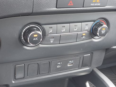 Used 2022 Nissan Frontier SV RWD image 21