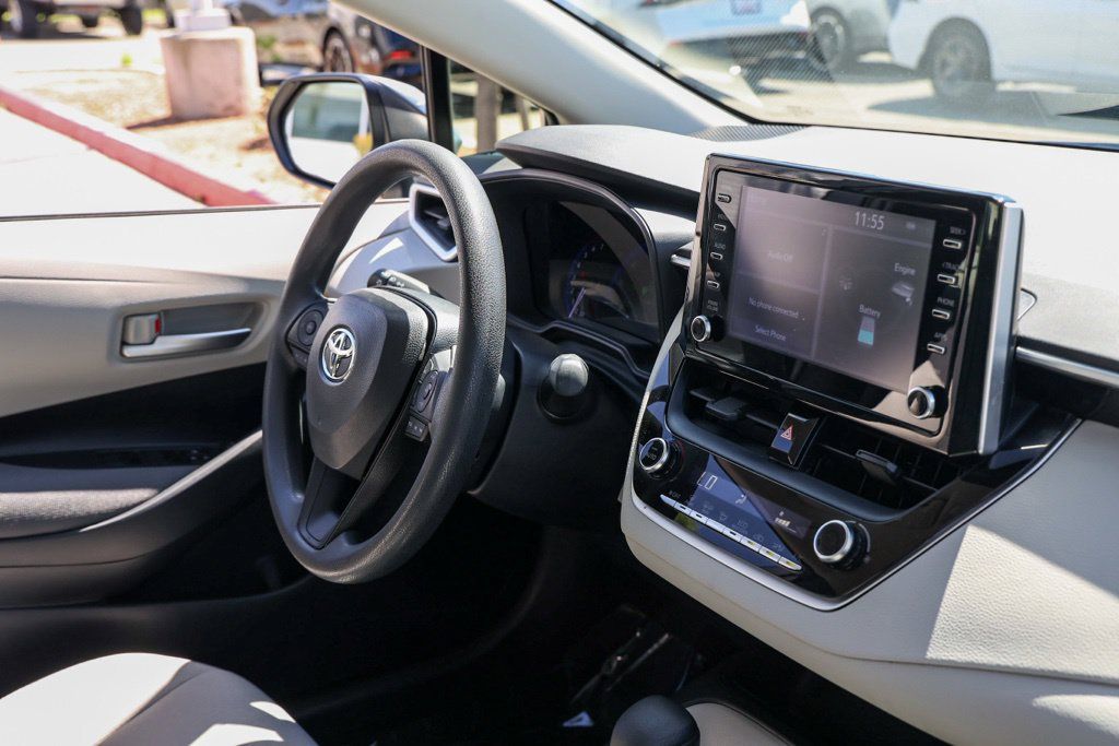 Used 2020 Toyota Corolla LE FWD image 20