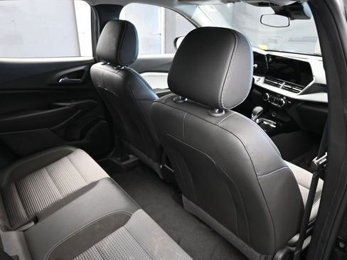 Used 2024 Chevrolet Trax LT image 39