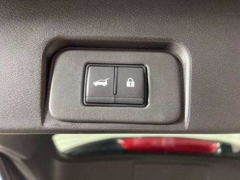 Used 2025 Nissan Rogue SL image 43