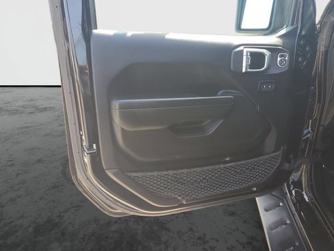Used 2023 Jeep Gladiator Sport AWD/4WD image 18
