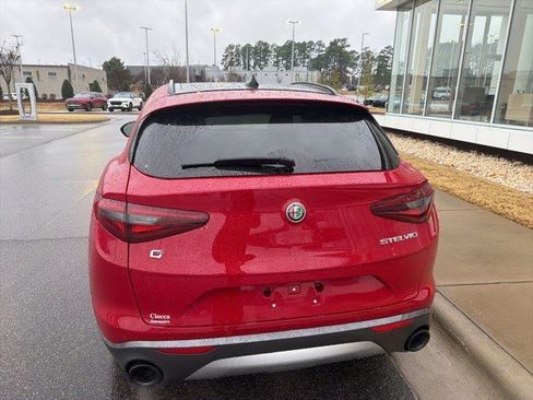 Used 2022 Alfa Romeo Stelvio Ti image 11