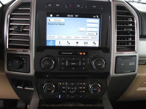 Used 2017 Ford F250 Lariat w/ Chrome Package AWD/4WD image 11