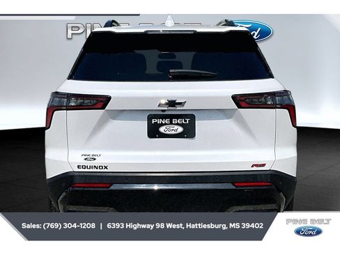 Used 2025 Chevrolet Equinox RS w/ Convenience Package III FWD image 4