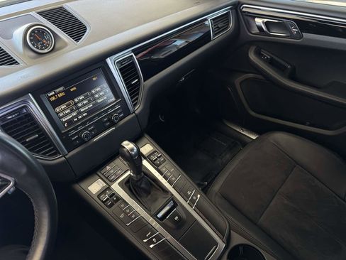 Used 2016 Porsche Macan S image 16