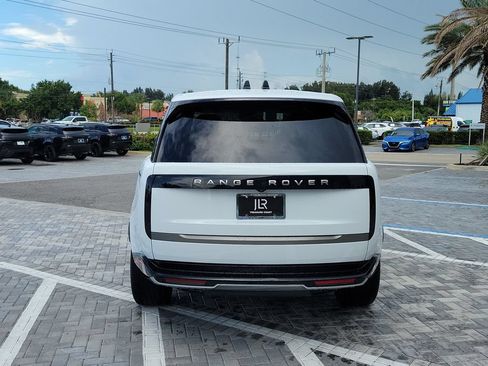 Certified 2025 Land Rover Range Rover SE AWD/4WD image 4