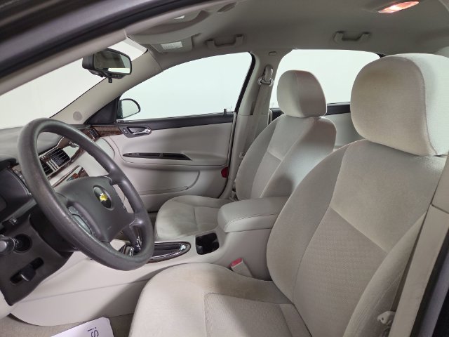 Used 2015 Chevrolet Impala LT FWD image 13