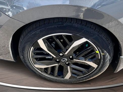 New 2025 Nissan Versa SR w/ Trunk Package image 12