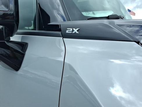 New 2026 GMC Hummer EV SUV AWD/4WD image 10