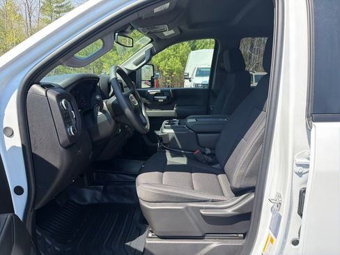 New 2026 GMC Sierra 2500 Pro AWD/4WD image 9