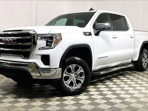 Used 2021 GMC Sierra 1500 SLE w/ X31 Off-Road Package image 2