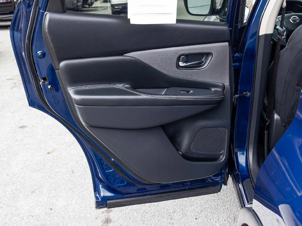 Used 2020 Nissan Murano SV FWD image 14