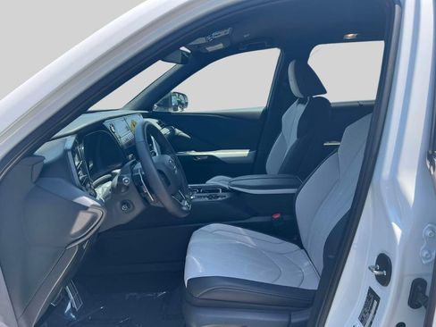 Certified 2026 Lexus TX 500h AWD w/ Technology Package image 11