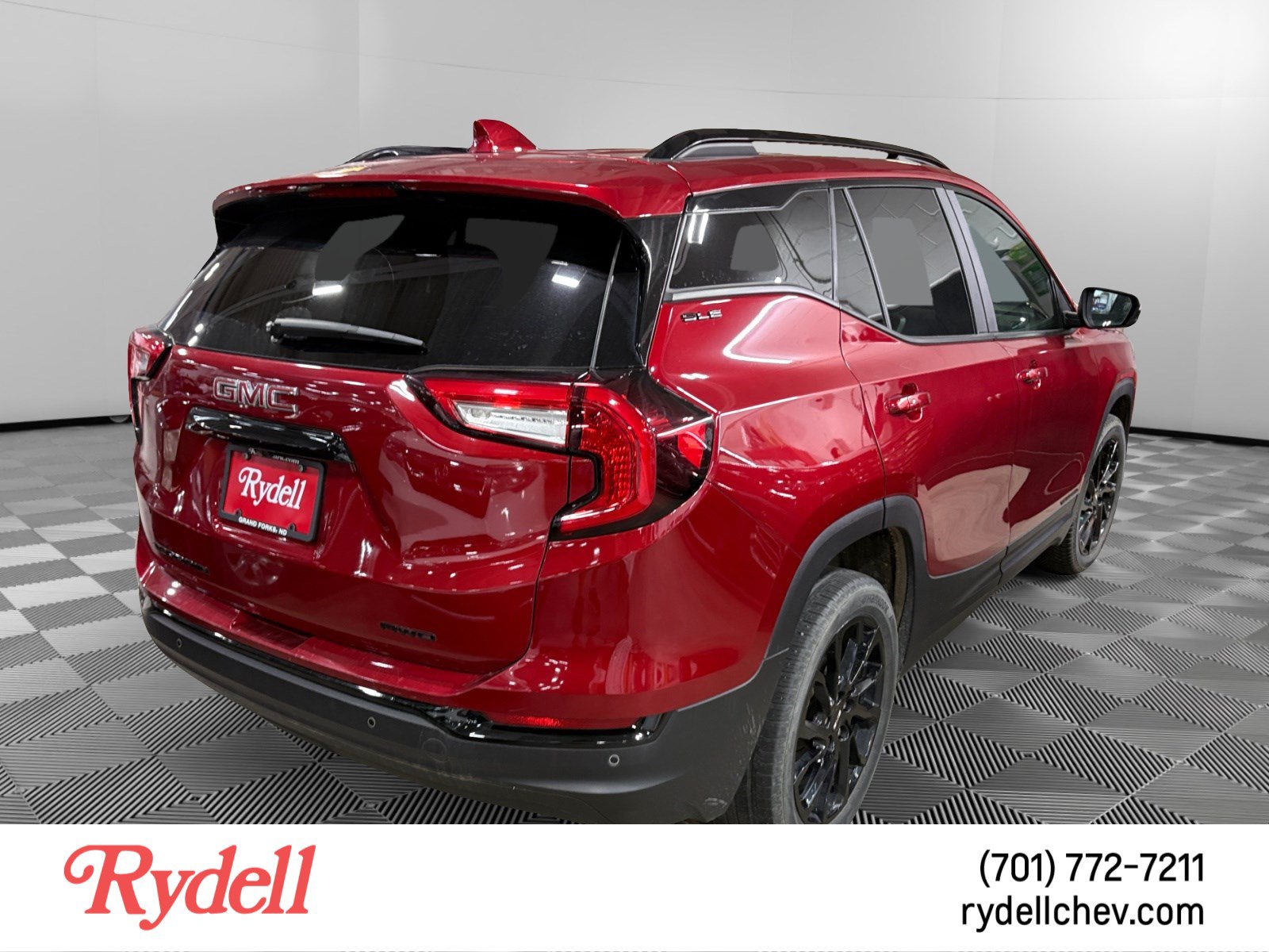Used 2024 GMC Terrain SLE w/ Driver Convenience Package AWD/4WD image 5