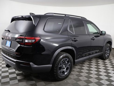 New 2026 Honda Pilot TrailSport image 5